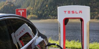 Ile kosztuje 100 km Tesla?