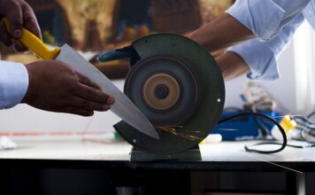 Pod jakim kątem Ostrzyc łańcuch do piły spalinowej Husqvarna?