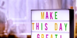 Jaki kolor folii do oczka wodnego?