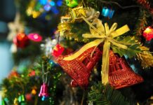 Kto zakłada czubek na choinkę?