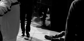 Jak usunąć nierówności na elewacji?