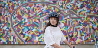 Czy plexi przepuszcza światło?