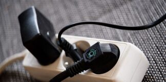 Jaki przedłużacz do lampek na zewnątrz?