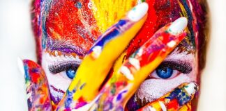 Jak ukryć rury pod sufitem?