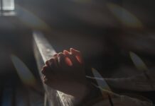 Ile kosztuje 1 godzina święcenia żarówki?